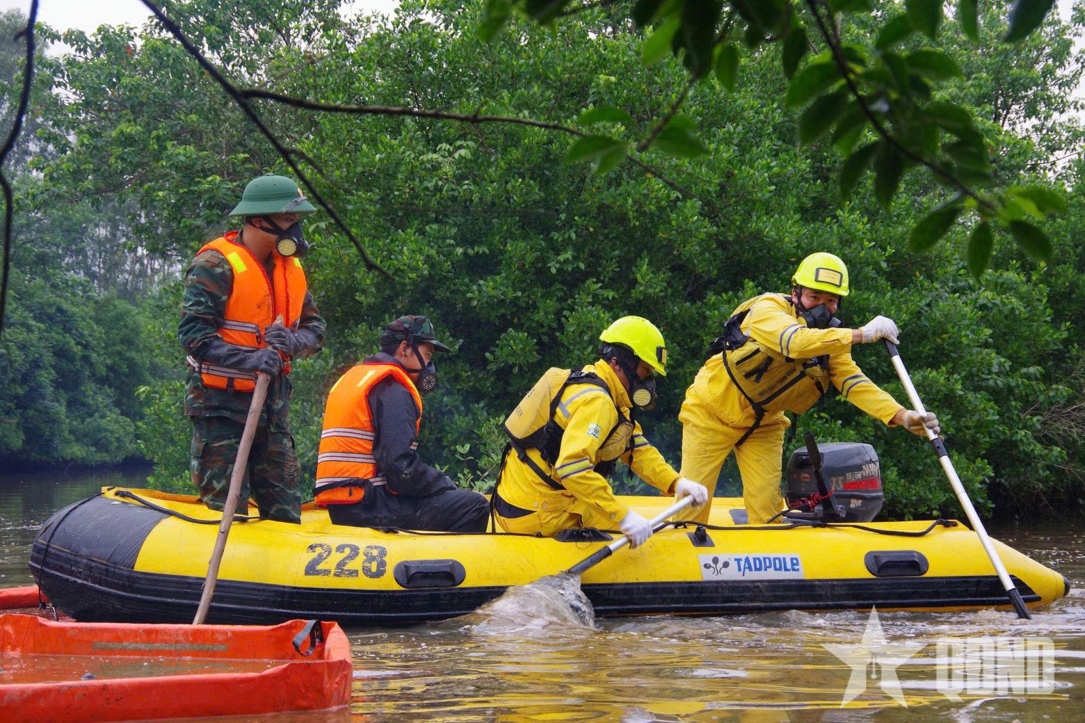  Sự cố tràn dầu tại Khu kinh tế Dung Quất đã khắc phục xong