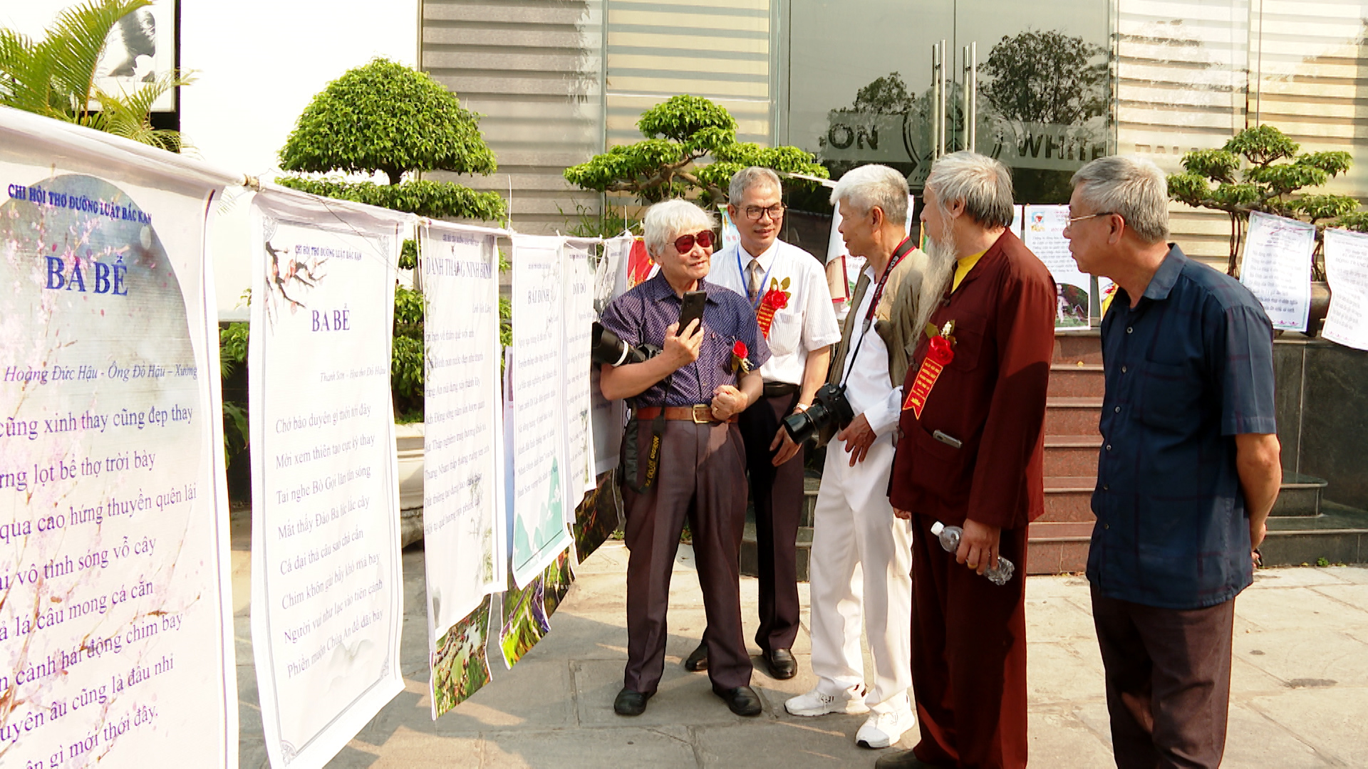 Giữ hồn thơ cổ kính trong xã hội hiện đại