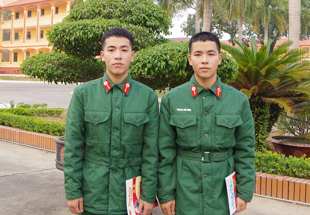 Khát vọng cống hiến của hai anh em sinh đôi