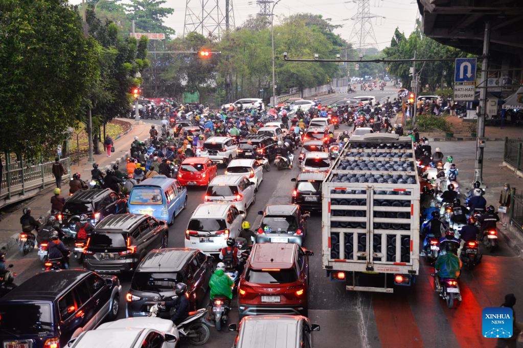 Sức ép gia tăng tại vùng đô thị lớn nhất Indonesia