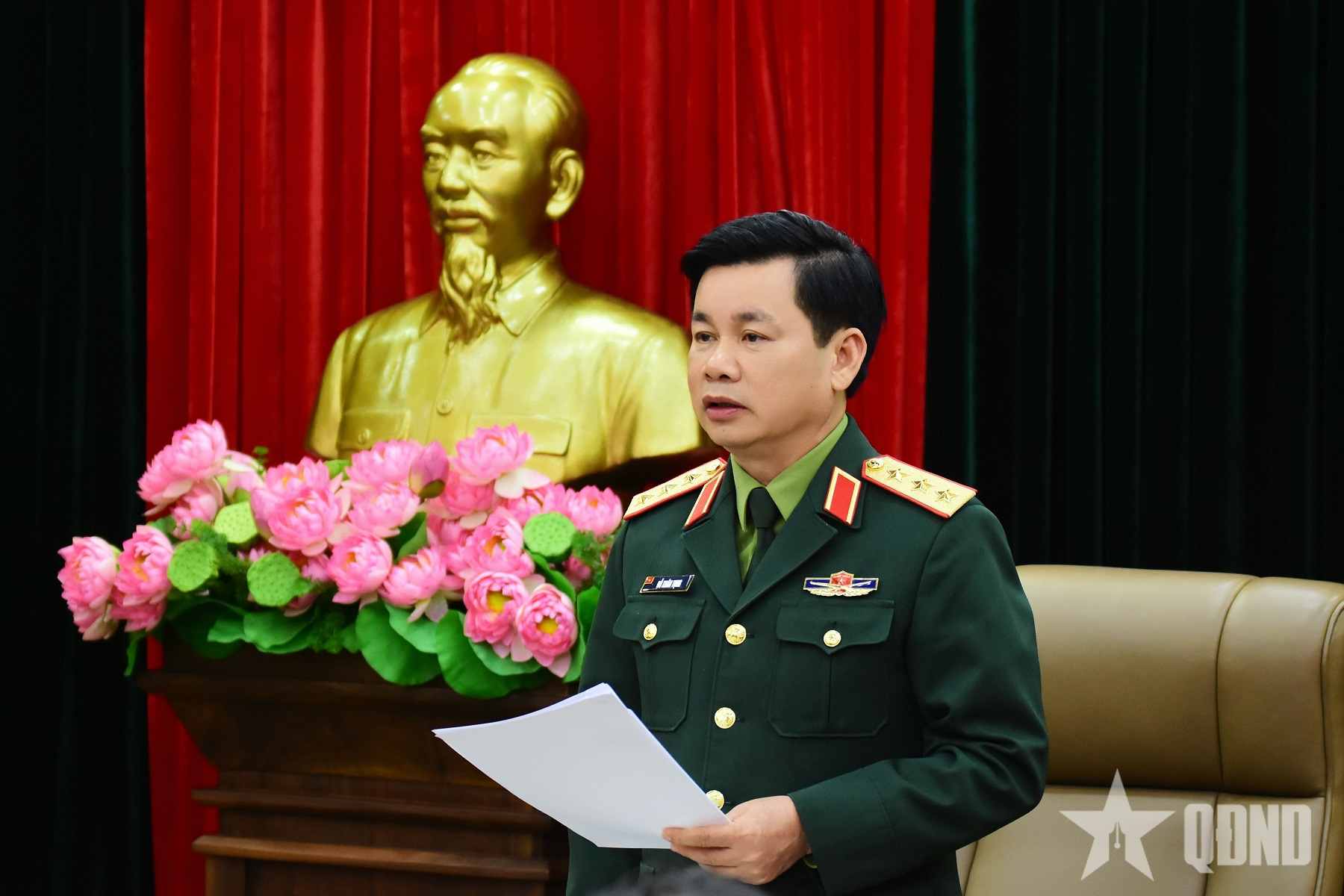 Thượng tướng Đỗ Xuân Tụng giao nhiệm vụ cho lực lượng phục vụ kiểm phiếu Đại hội XIV của Đảng