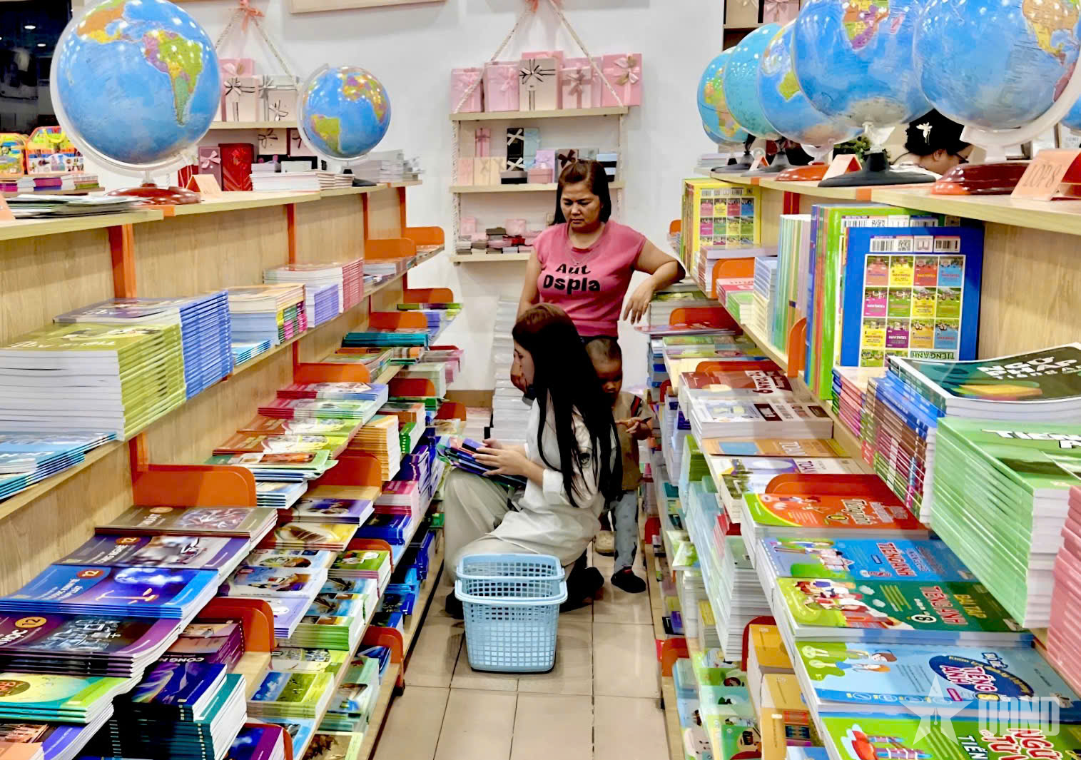 Giảm gánh nặng và chuẩn hóa chất lượng dạy, học