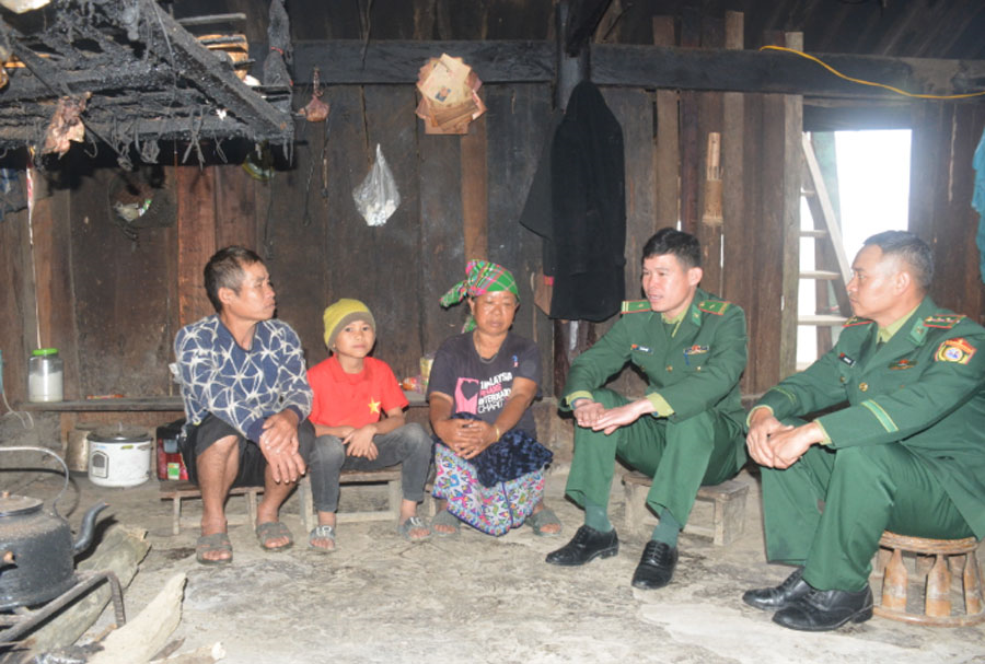 Không để trẻ em Nậm Cắn dang dở đường đến trường