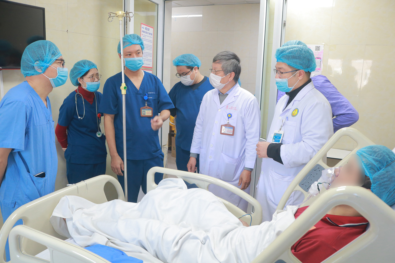 Bệnh viện E báo động đỏ cấp cứu 15 nạn nhân vụ cháy ngõ 82, phố Trần Cung (Hà Nội) 