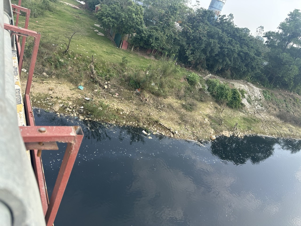 Xử lý tình trạng ô nhiễm sông Đáy