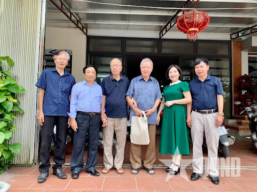 Là con gái, ai cũng ước có cơn mưa mùa hạ