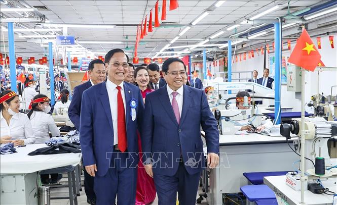 Thủ tướng Phạm Minh Chính: May 10 phải trở thành tập đoàn thời trang quốc tế