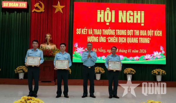 Sư đoàn 375 sơ kết, biểu dương điển hình trong “Chiến dịch Quang Trung”
