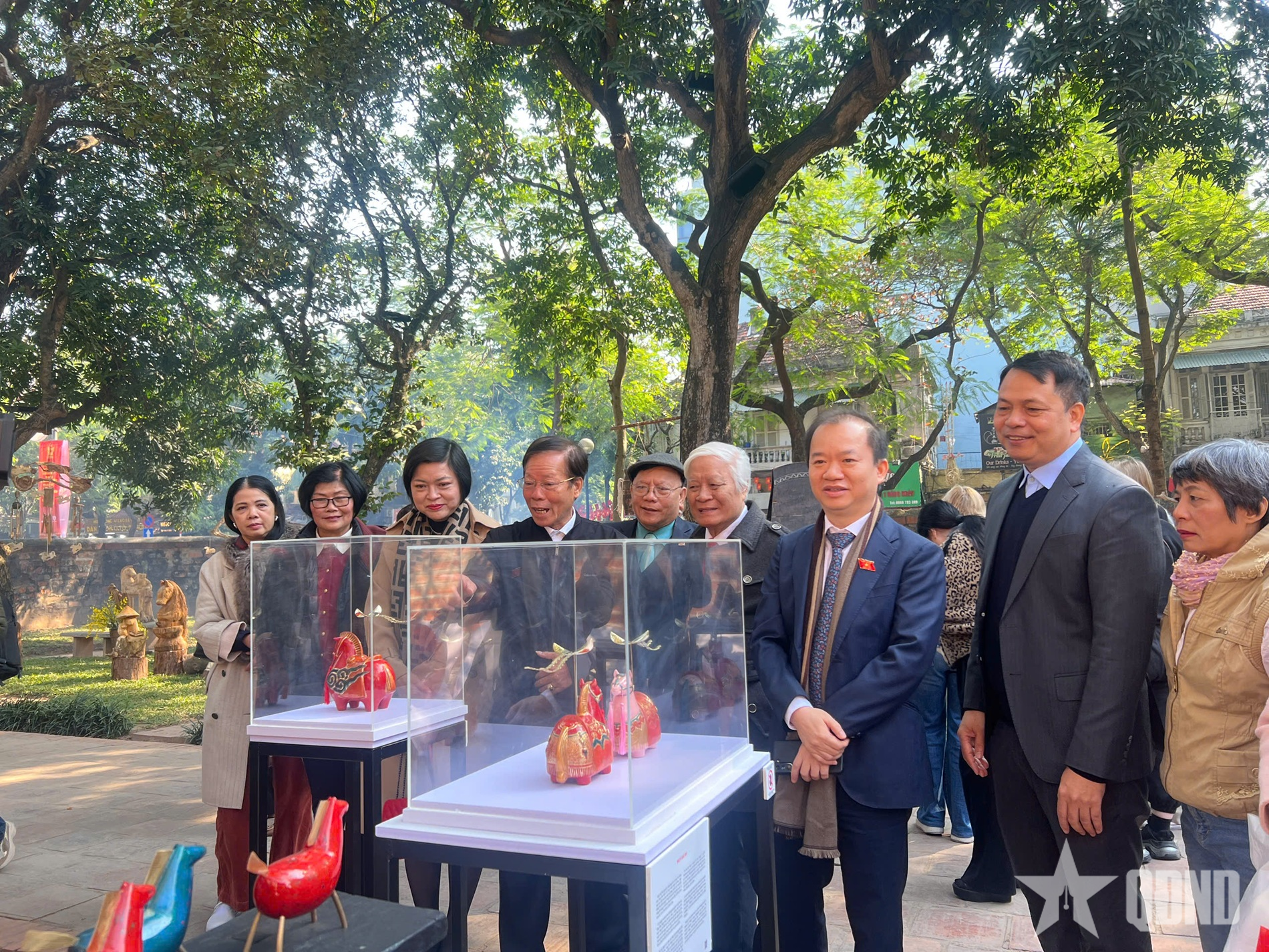 Khai mạc Trưng bày chuyên đề “Ngựa về phố”