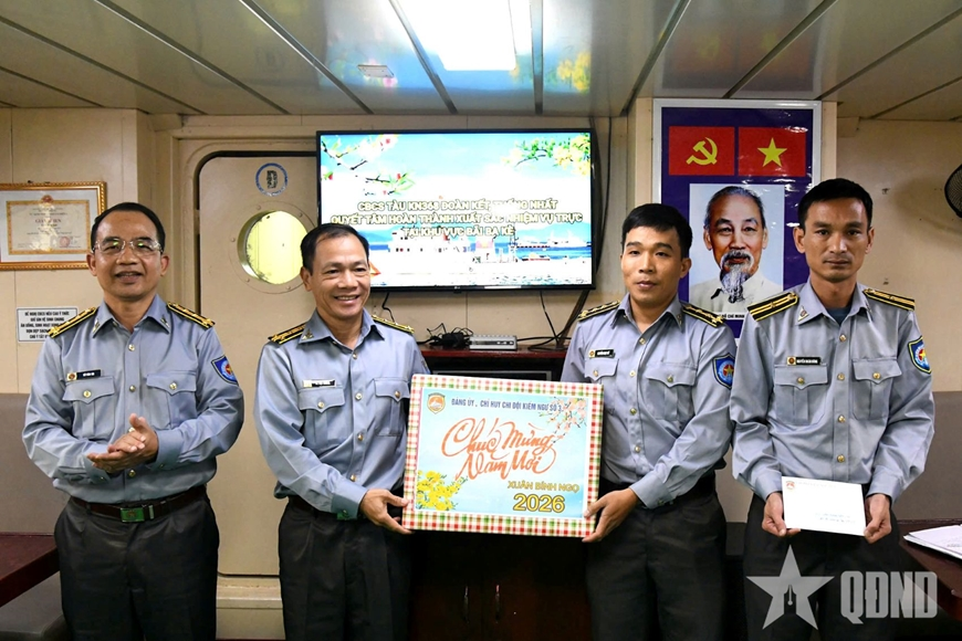 Vượt sóng giữa trùng khơi, giữ bình yên Tổ quốc