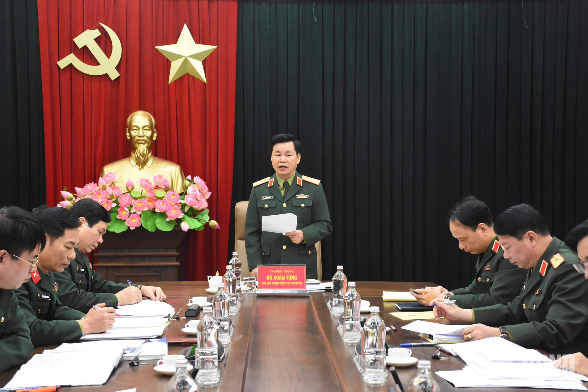 Thống nhất tiêu chí kiểm điểm, đánh giá, xếp loại chất lượng tổ chức đảng, đảng viên và cán bộ các cấp