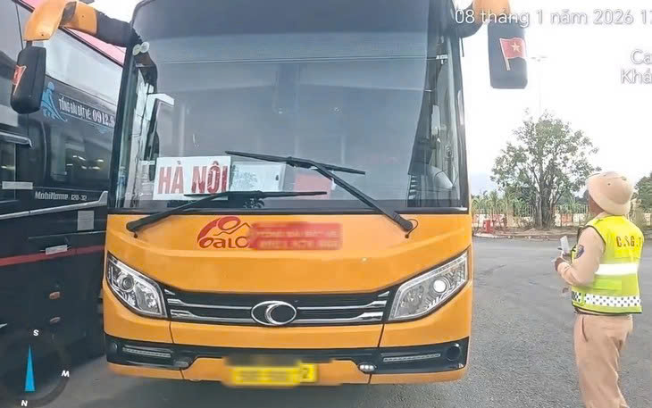 Hơn 81 triệu đồng phạt tài xế và chủ xe khách phạm 2 lỗi nghiêm trọng