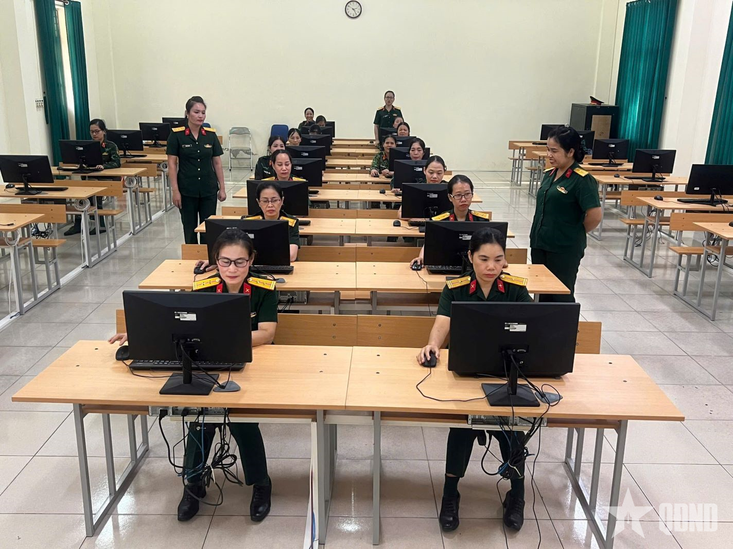 Phụ nữ Trường Sĩ quan Lục quân 1 ứng dụng chuyển đổi số trong thực hiện nhiệm vụ

