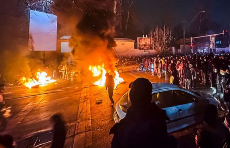 Iran tuyên bố sẵn sàng đáp trả nếu bị Mỹ tấn công