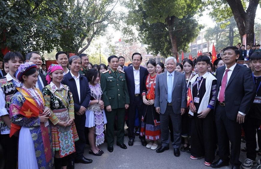 Thủ tướng Phạm Minh Chính: Xây dựng trường học khu vực miền núi, đồng bào dân tộc để gieo chữ, giữ nước