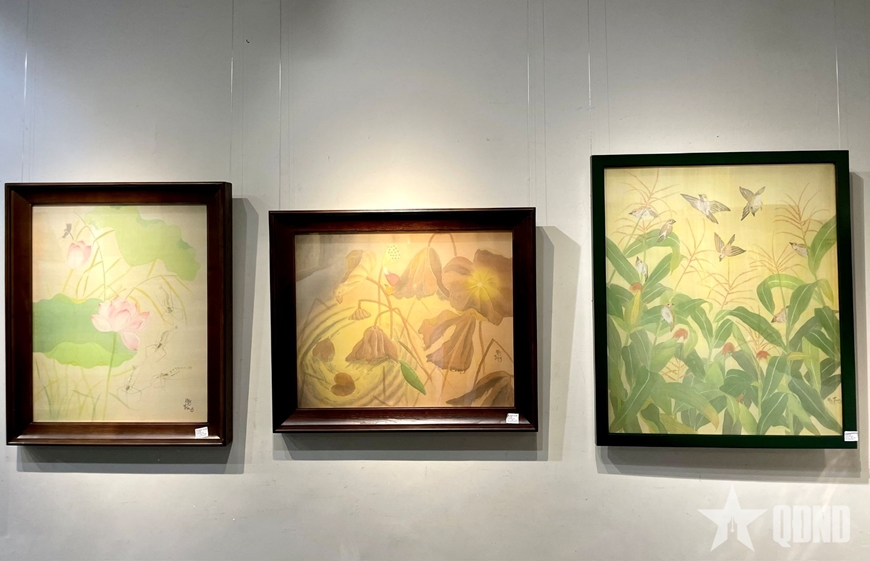 Triển lãm “Hoa nguyệt” lưu giữ chuyển động cuộc sống