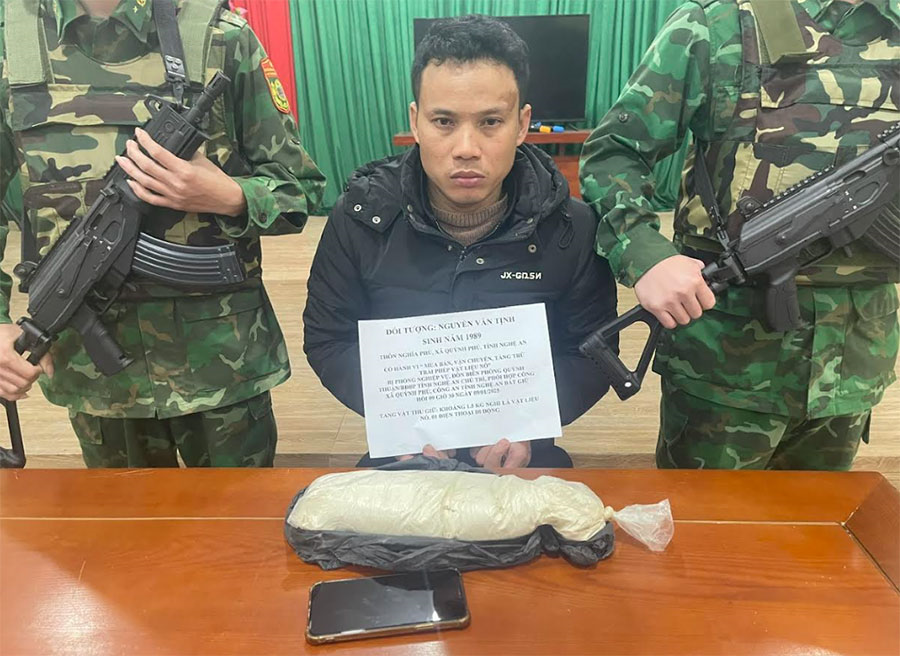 Khởi tố vụ án mua bán, vận chuyển, tàng trữ trái phép vật liệu nổ