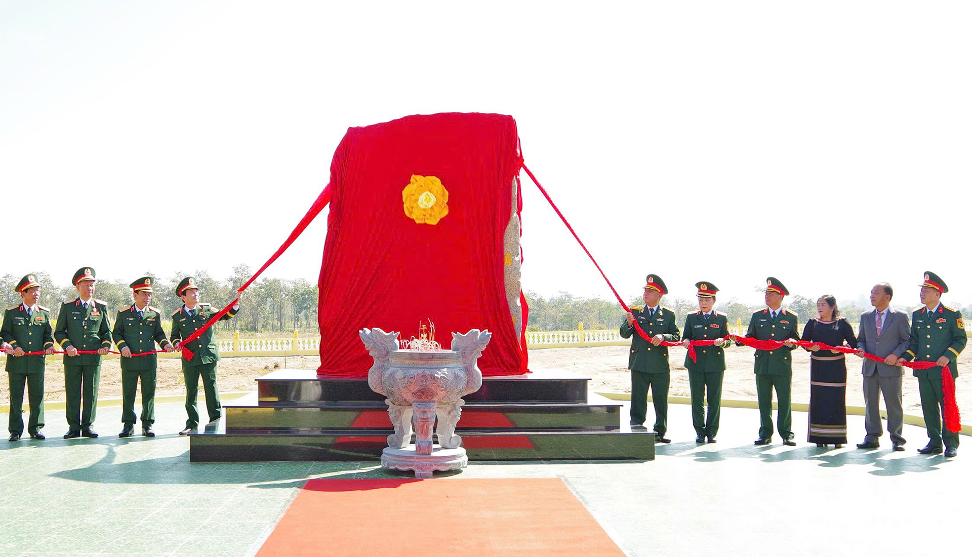 Khánh thành Di tích lịch sử khu vực bố trí Sở chỉ huy cơ bản của Bộ tư lệnh Sư đoàn 320A