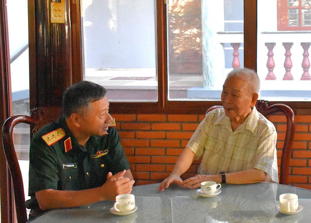 Hai cuộc điện thoại và một đời người ở lại