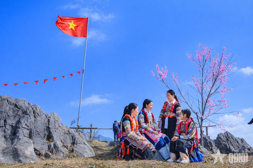 Sơn Vĩ – Vẻ đẹp bình yên nơi phên giậu Tổ quốc