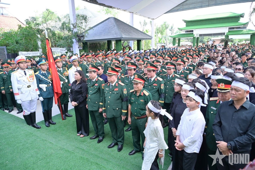 Tổ chức trọng thể Lễ an táng đồng chí Đại tướng Lê Văn Dũng