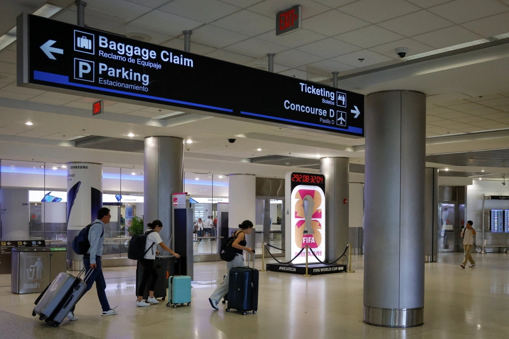 Mỹ có kế hoạch dừng xử lý visa với 75 quốc gia 
