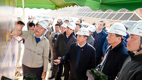 Bộ trưởng Bộ Xây dựng ghi nhận nỗ lực thi công hai dự án cao tốc trọng điểm tại Lạng Sơn và Cao Bằng