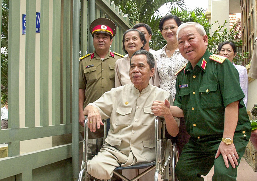 Người Anh hùng của mảnh đất 