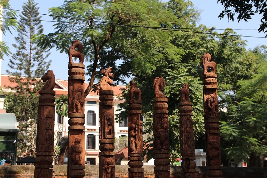 Thong dong vó “ngựa về phố”