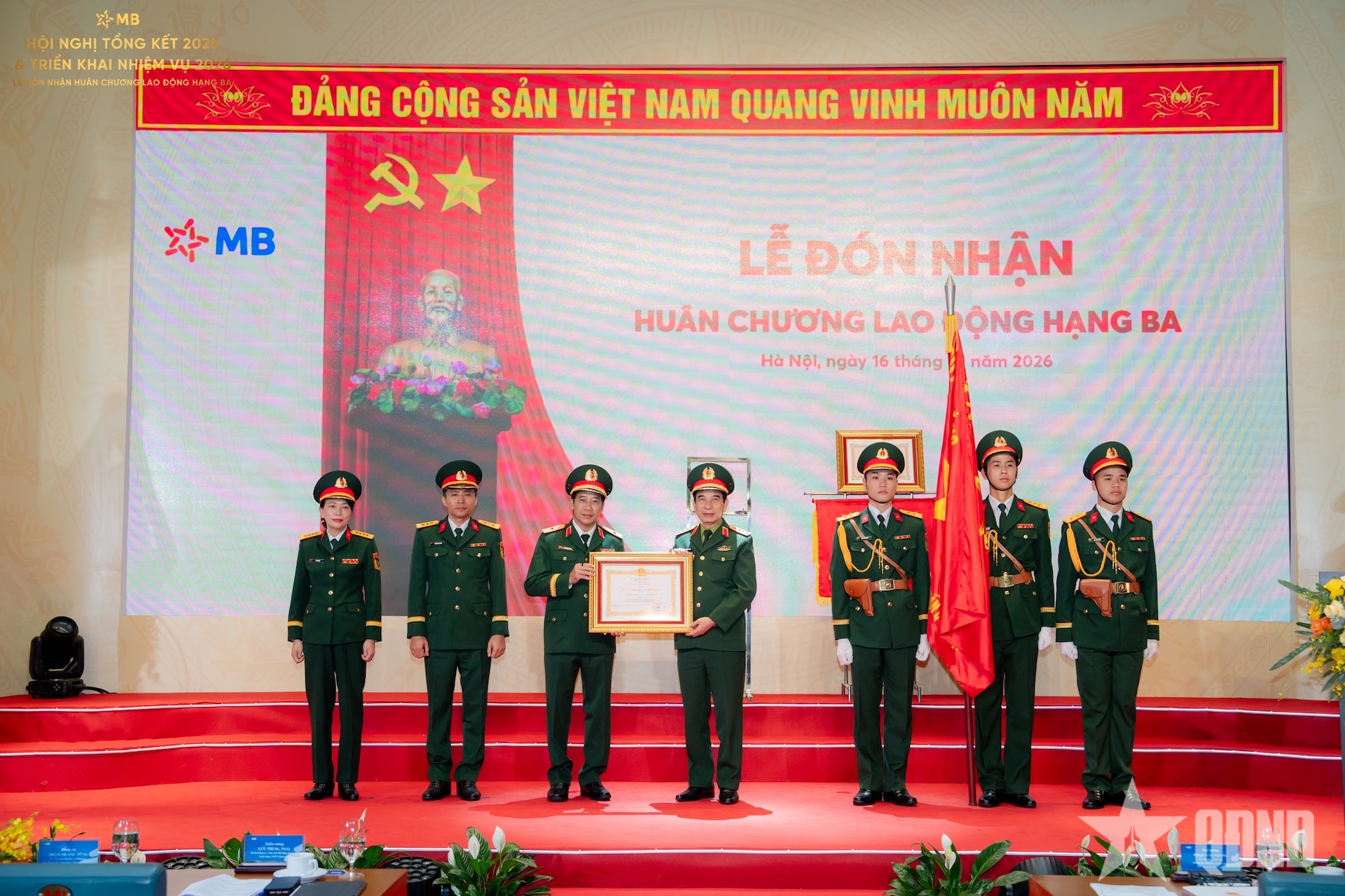 Ngân hàng Thương mại cổ phần Quân đội (MB) đón nhận Huân chương Lao động hạng Ba 