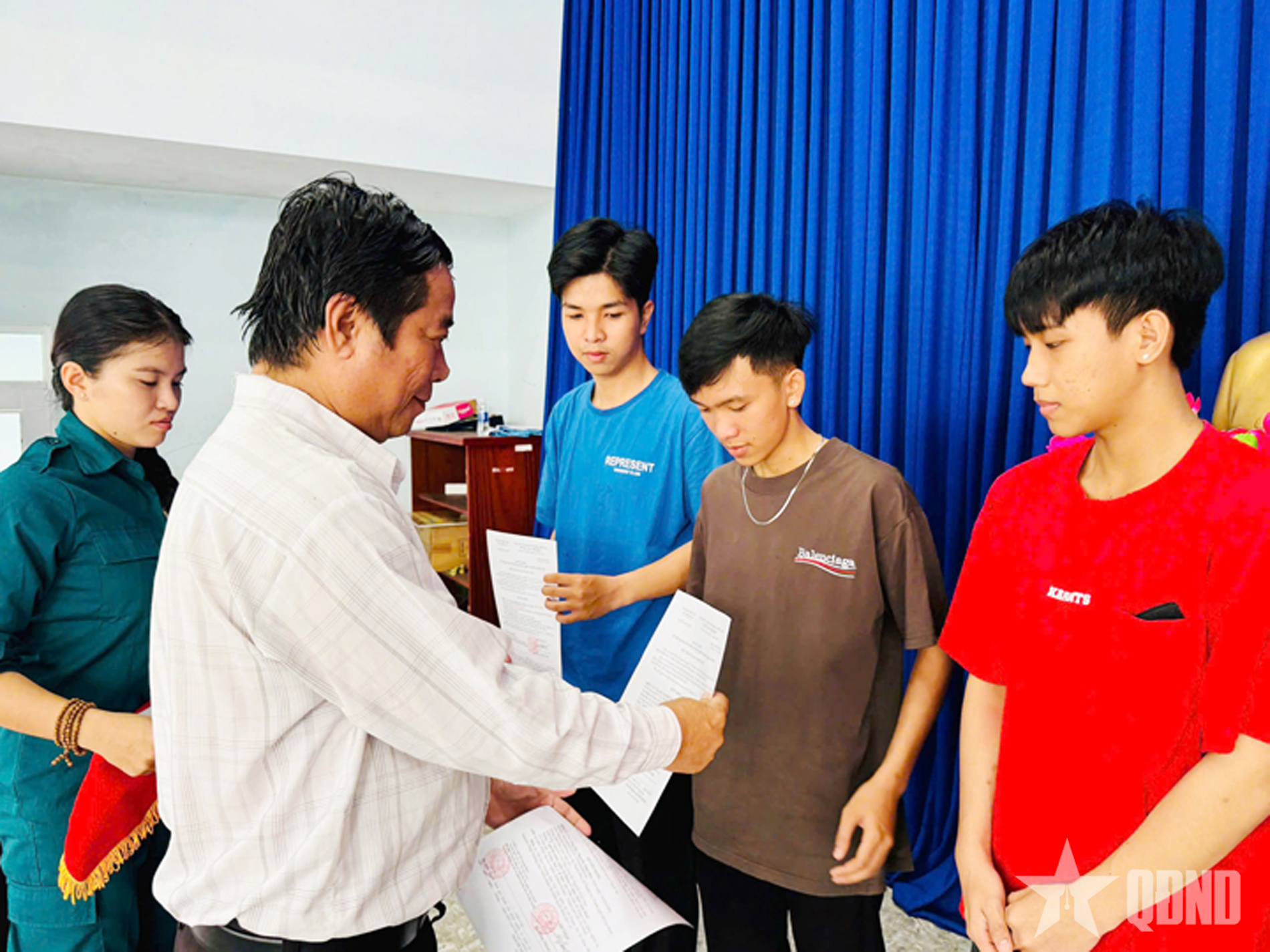 TP Hồ Chí Minh: Thanh niên xã đảo sẵn sàng lên đường nhập ngũ