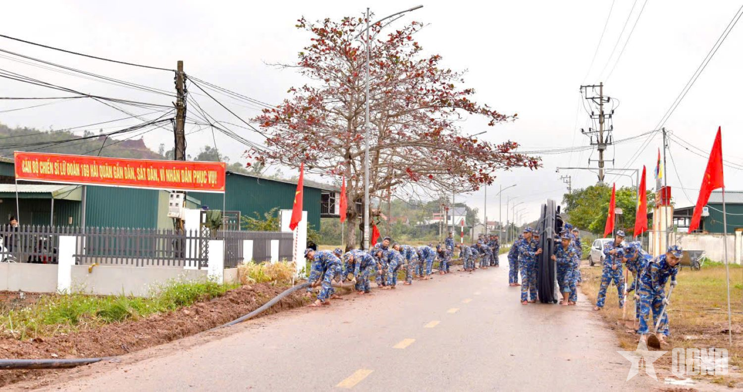 Lữ đoàn 169 Hải quân thi công hệ thống cấp nước sạch tại đặc khu Vân Đồn