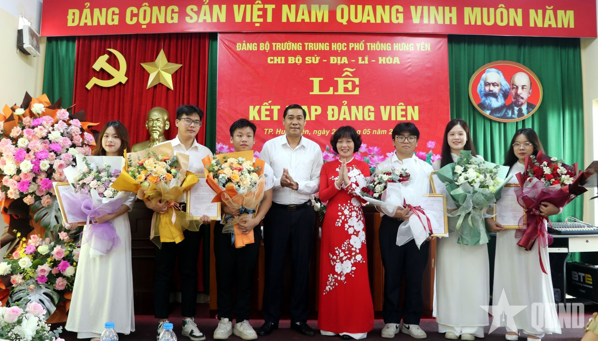 Để Đảng ta ngày càng trong sạch, vững mạnh