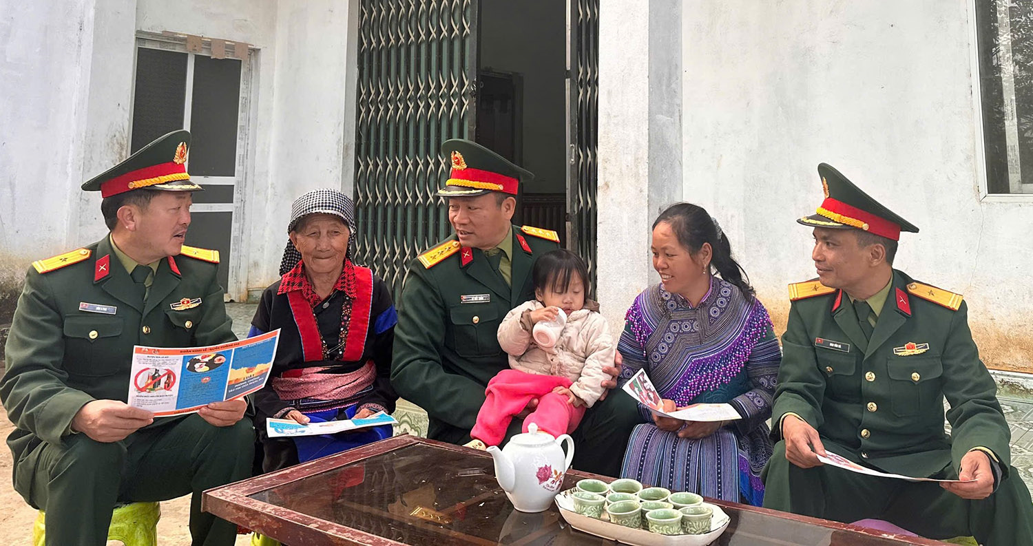 Xây đắp niềm tin cho đồng bào nơi biên cương