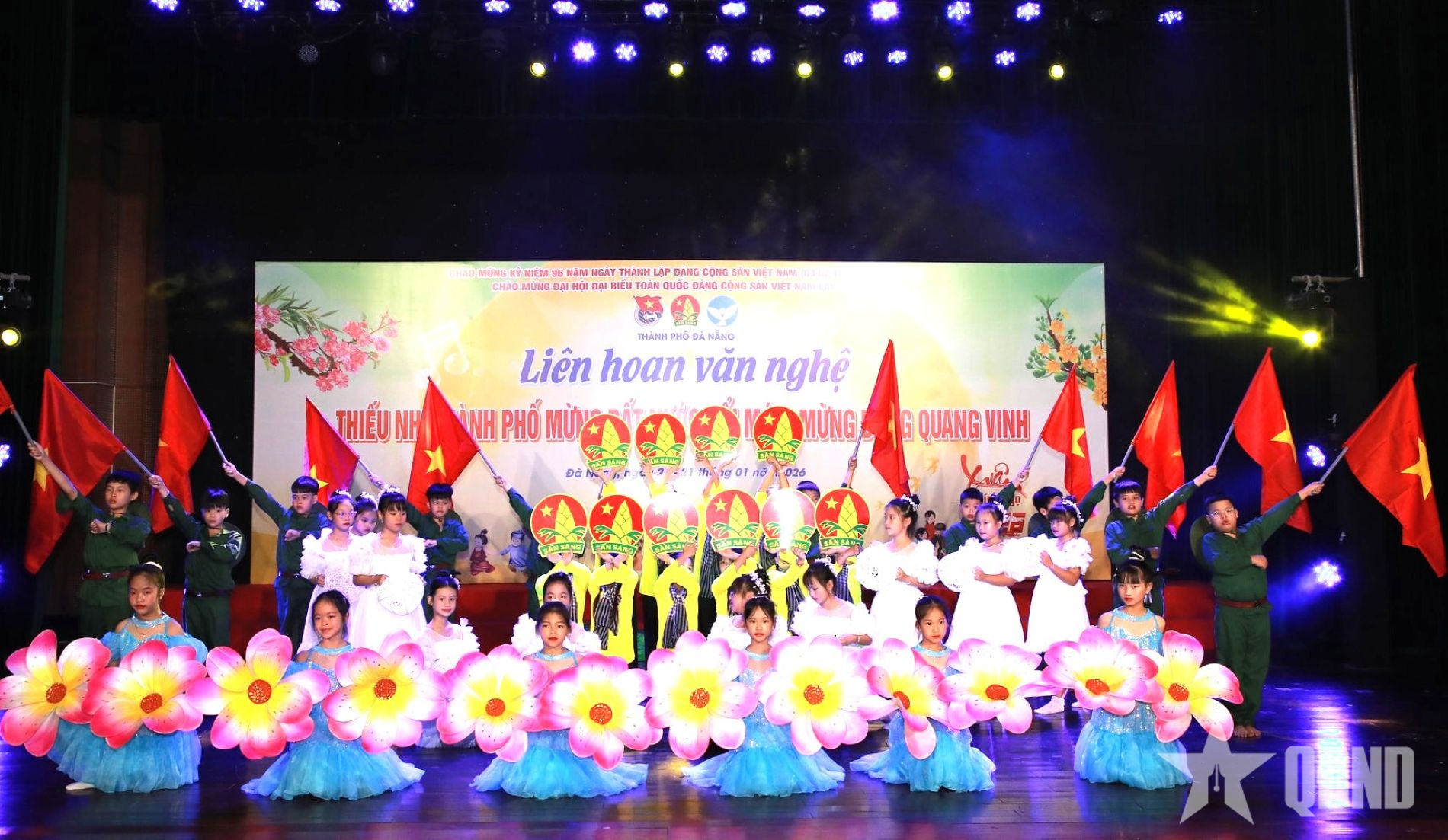 Thiếu nhi TP Đà Nẵng mừng đất nước đổi mới-Mừng Đảng quang vinh