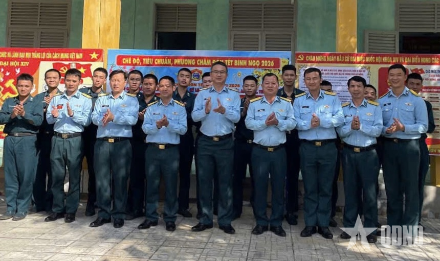 Đoàn công tác Sư đoàn 375 kiểm tra Tiểu đoàn 14 (Trung đoàn 290)
