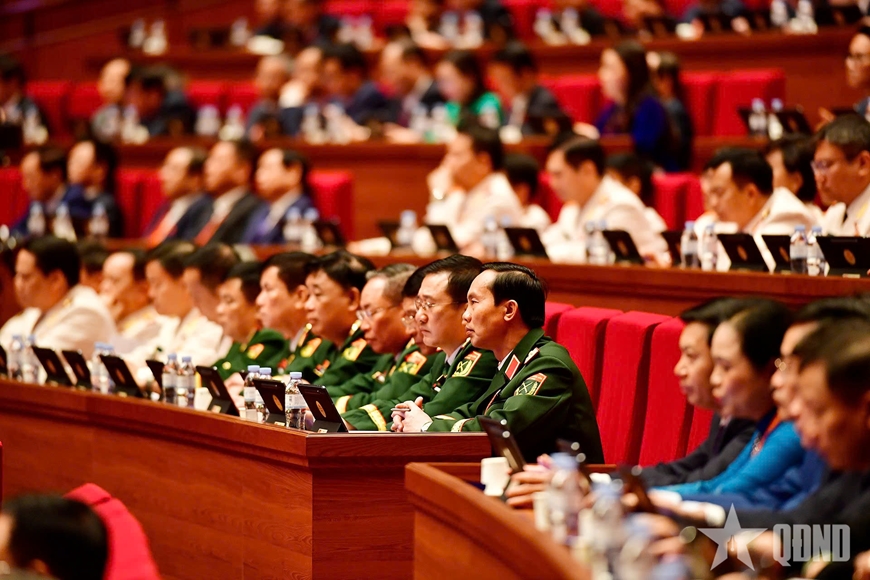 X&acirc;y dựng Qu&acirc;n đội nh&acirc;n d&acirc;n c&aacute;ch mạng, ch&iacute;nh quy, tinh nhuệ, hiện đại