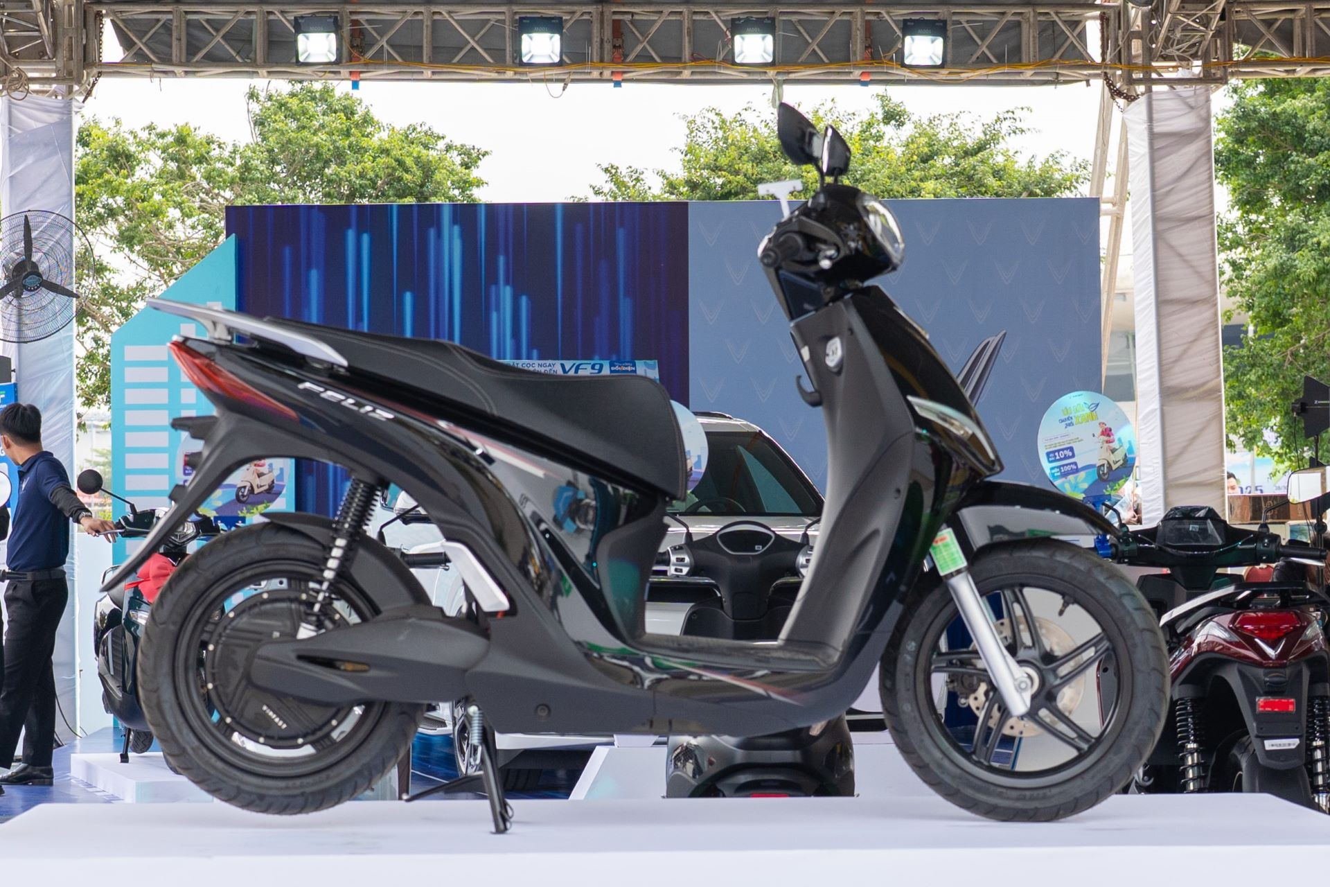 Feliz 2025 - Xe máy điện “đa-zi-năng” các gia đình và người đi làm

