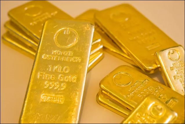 Giá vàng hôm nay (23-1): Vàng thế giới vượt mốc 4.900 USD/ounce, vàng trong nước giảm mạnh