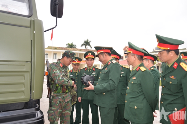 Duy trì nghiêm công tác sẵn sàng chiến đấu, tổ chức cho bộ đội đón Tết vui tươi, an toàn