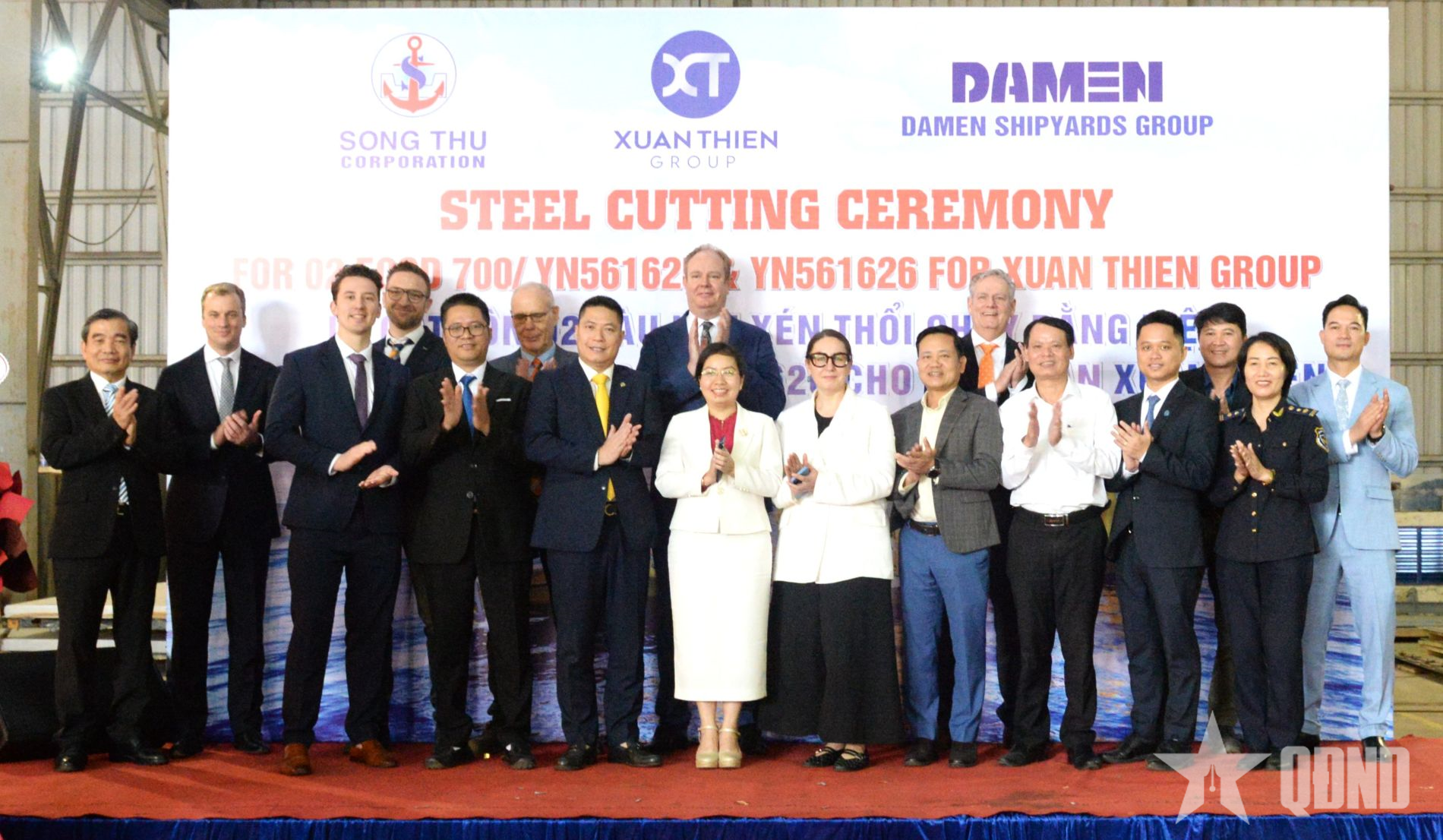 Tổng công ty Sông Thu cắt tôn đóng mới 2 tàu hút xén thổi ECSD 700 chạy bằng điện 