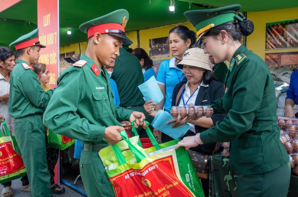 “Xuân chiến sĩ” mừng Đảng quang vinh