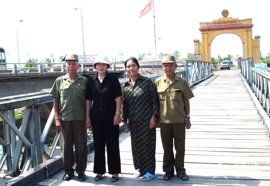 Gia đình có ba chú cháu anh hùng