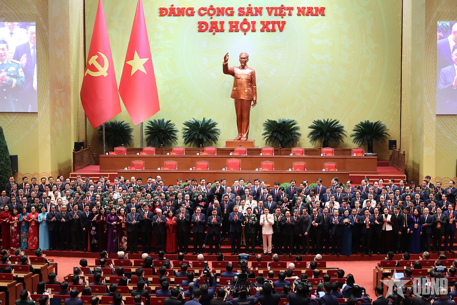 Tự hào tiến lên với niềm tin son sắt 