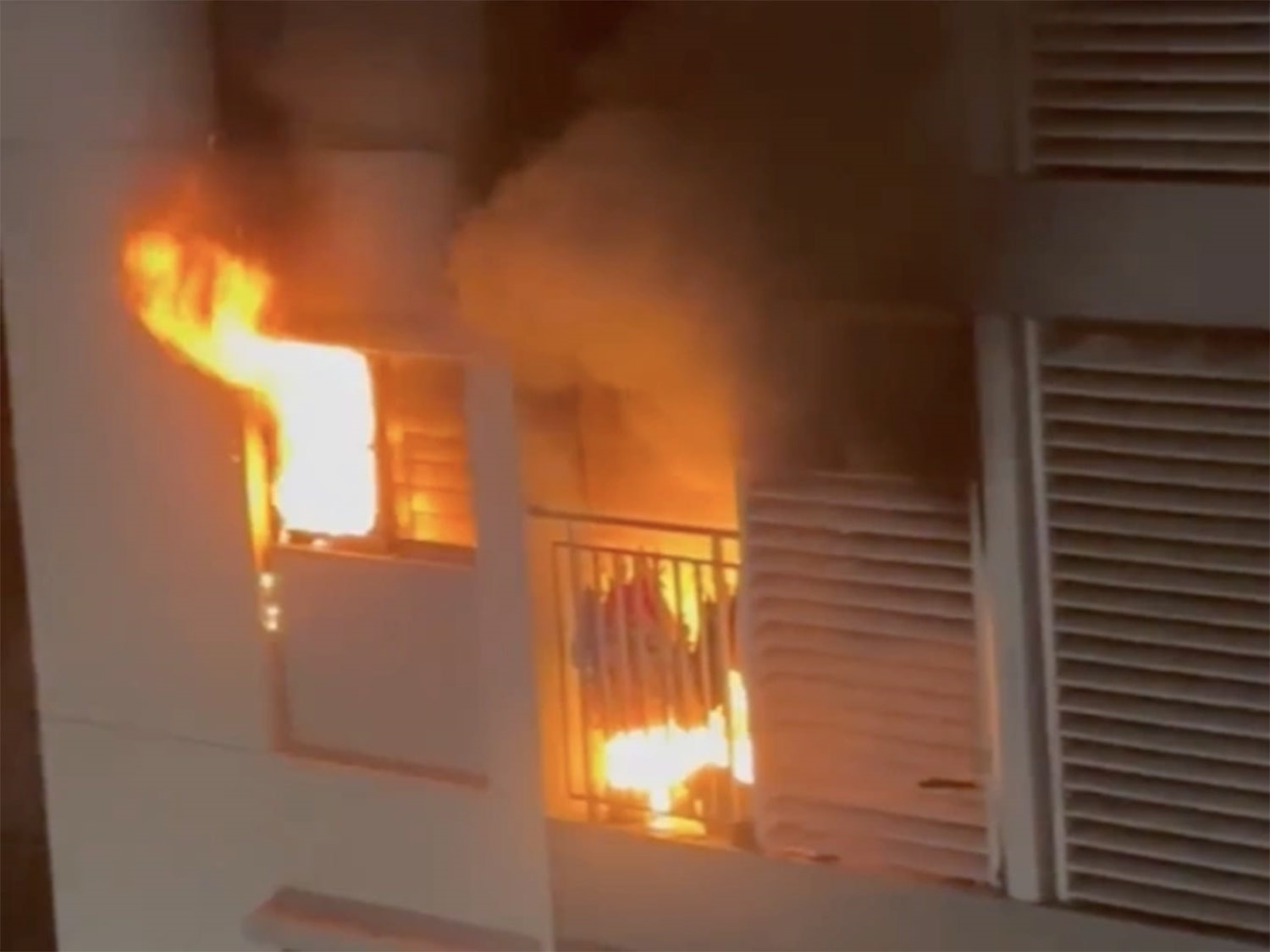 TP Hồ Chí Minh: Mẹ và 2 con gái bị bỏng nặng trong vụ cháy căn hộ chung cư