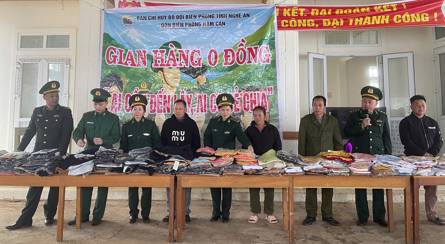Bộ đội Biên phòng Nghệ An: Gian hàng không đồng - Ai cần đến lấy, ai có sẻ chia