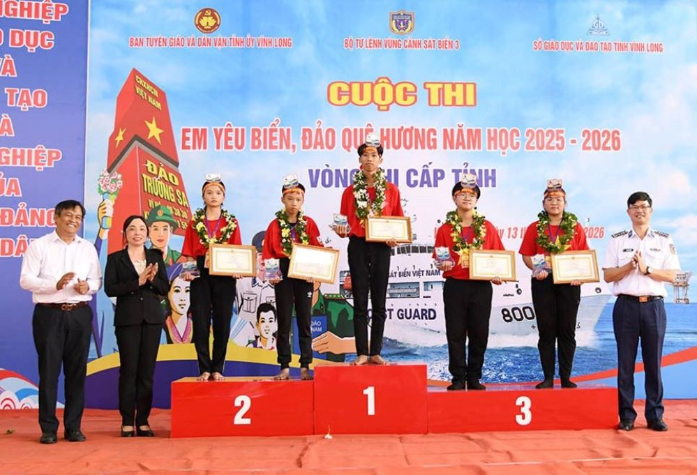 Bồi đắp tình yêu biển, đảo quê hương