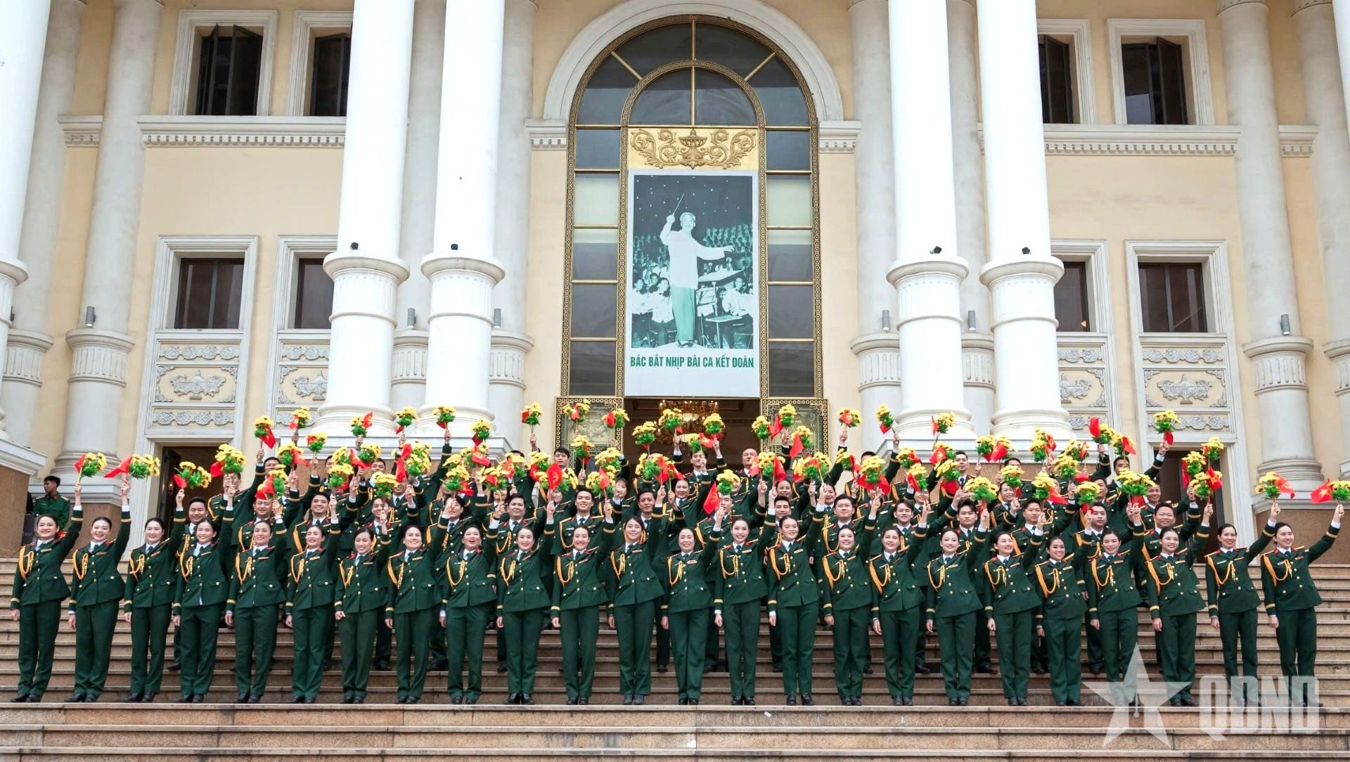 Sức mạnh đoàn kết trong bản hòa ca mừng Đảng quang vinh của nghệ sĩ Quân đội