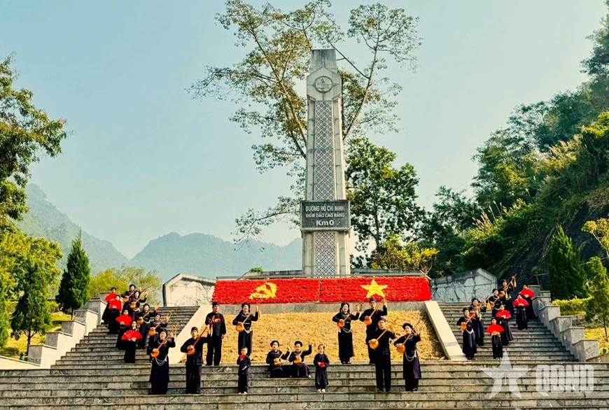 Người về đem tới mùa xuân-Bài 1: Pác Bó in dấu chân Người
