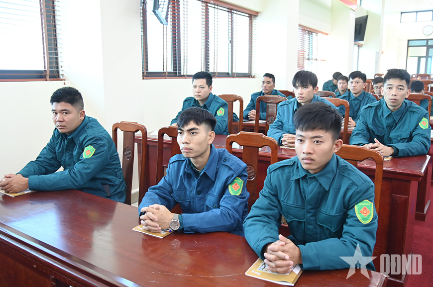 Bộ CHQS tỉnh Quảng Ninh quán triệt Luật Phòng không nhân dân, công tác quản lý vùng trời